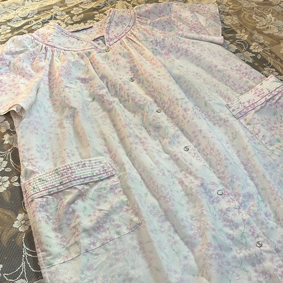 Vtg Lady Manhattan Nightgown Purple White Floral Snap Front Pocket - Picture 3 of 14
